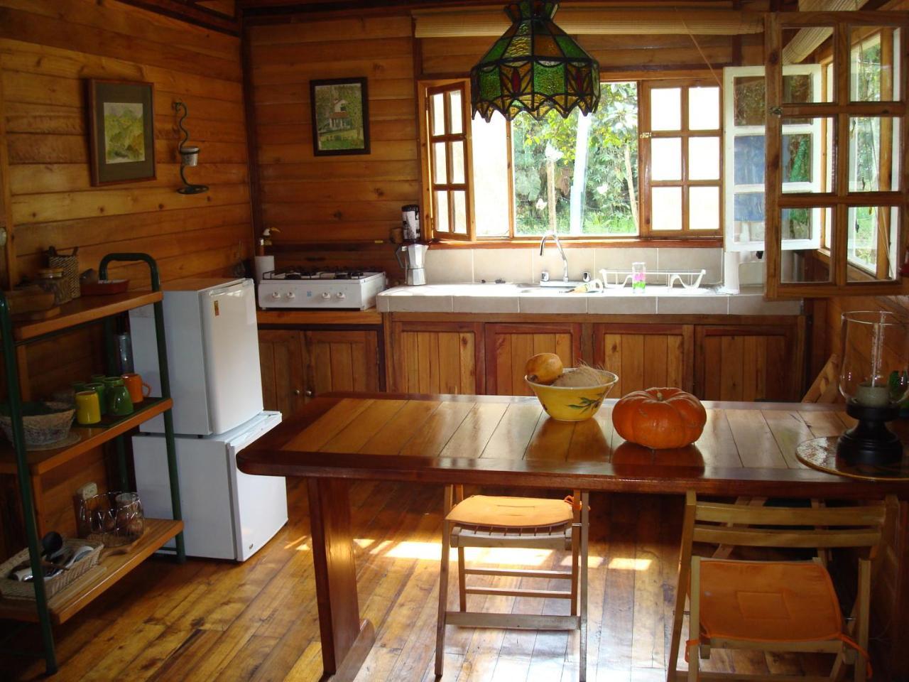 Mindo Eco Chalet Con Rio Y Cascada Bagian luar foto
